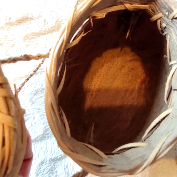 Vintage Hand Carved and Jute Hand Sewn Coconut Shell Purse - Picture 6 of 6